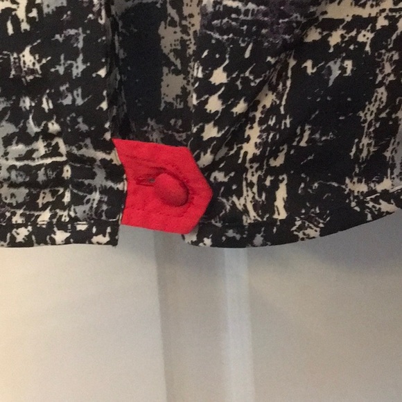 ASOS button down blouse. Black print. Size 6 - Picture 5 of 7